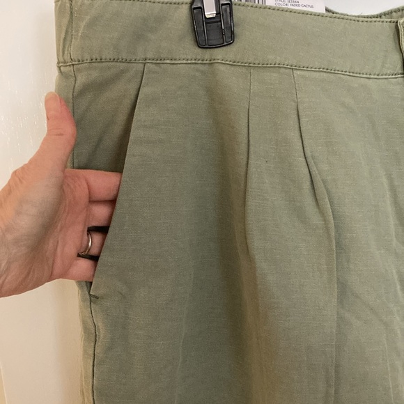 Joie Pleated Short, XL, Faded Cactus, Style JE3364 - Picture 3 of 16